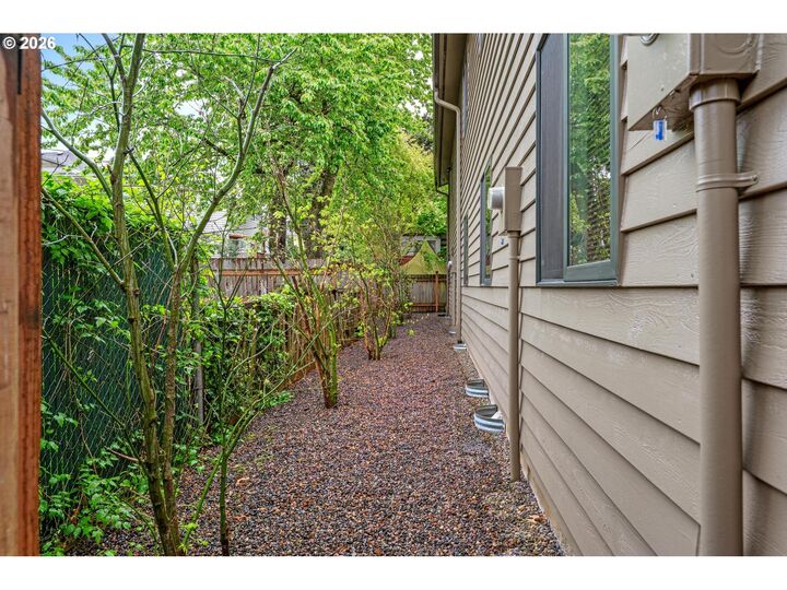 Property Photo:  3541 SE Yamhill St  OR 97214 