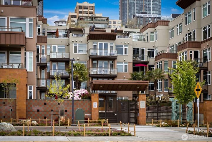 Property Photo:  1950  Alaskan Way 128  WA 98101 
