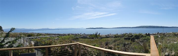 Property Photo:  1818 E Lola Beach Lane  WA 98277 