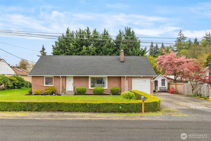 Property Photo:  1735 SW Gails Avenue  WA 98532 