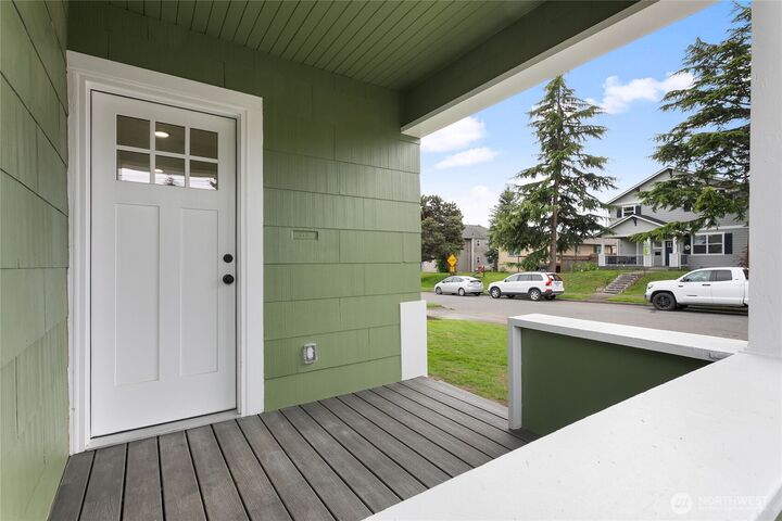 Property Photo:  2432  Grant Street  WA 98225 
