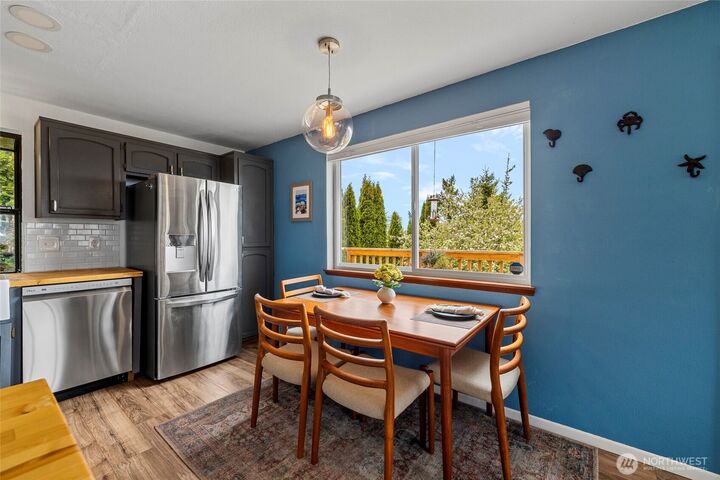 Property Photo:  407 NE 4th Street  WA 98239 