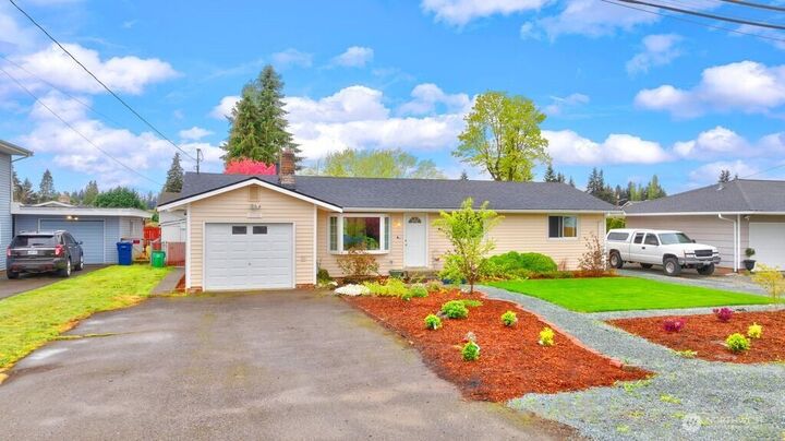 Property Photo:  8704  48th Drive NE  WA 98270 