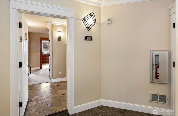Property Photo:  600  Bell Street 301  WA 98020 