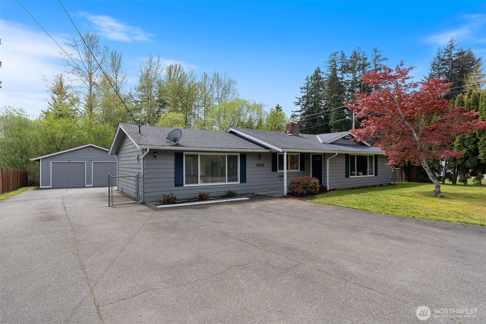 Property Photo: 1914 122nd Place SE WA 98208
