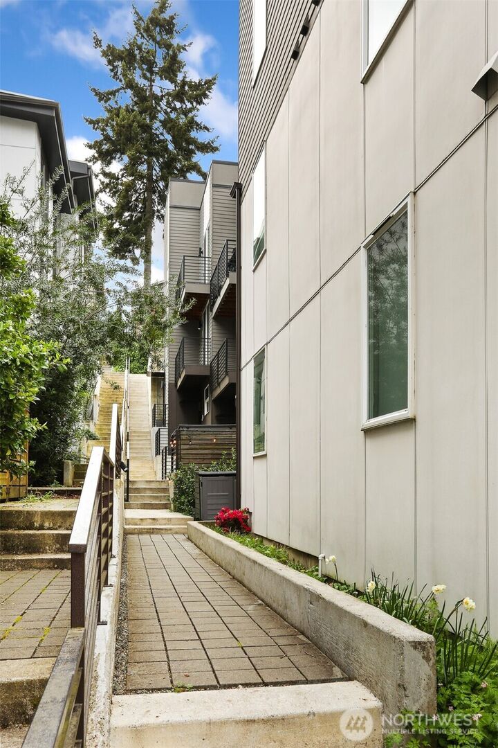 Property Photo:  1913  15th Avenue S Unit C  WA 98144 