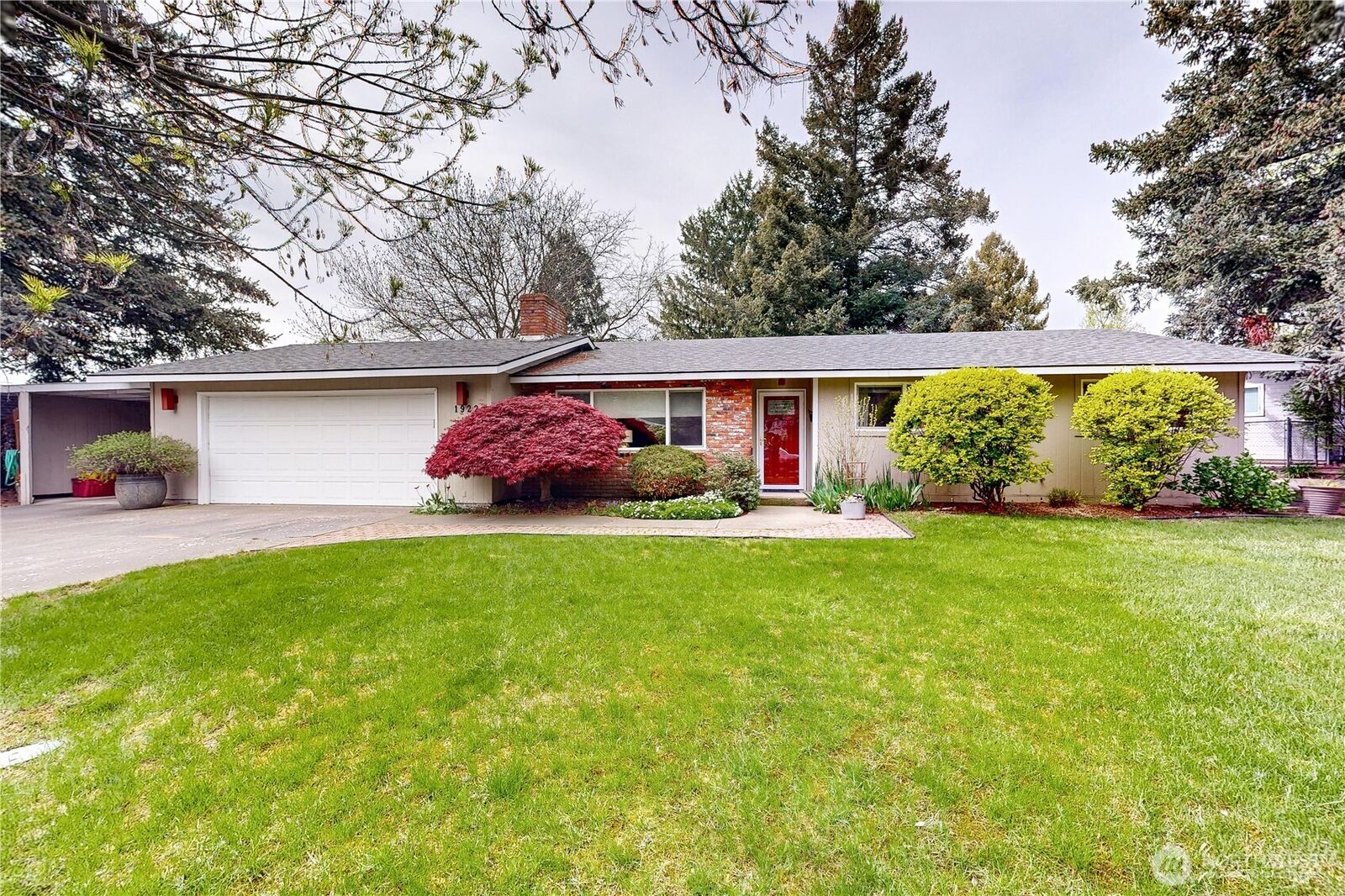 Property Photo:  1922  Leonard Drive  WA 99362 
