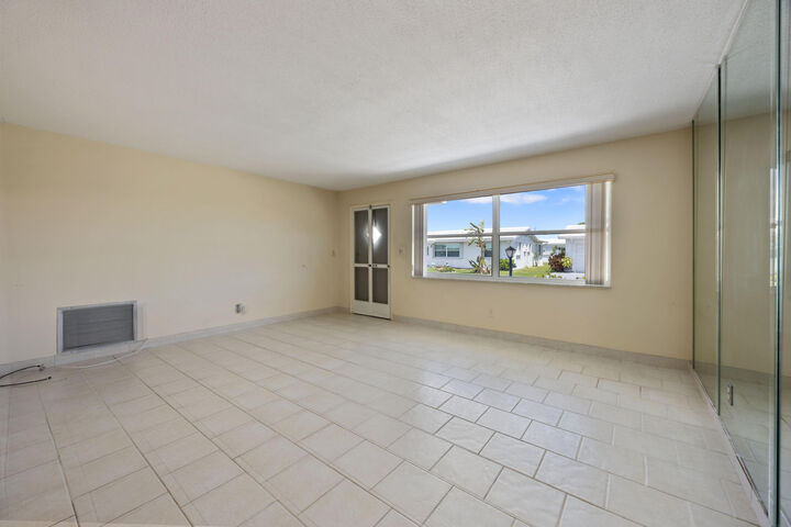 Property Photo:  904 SW 5th Court  FL 33426 