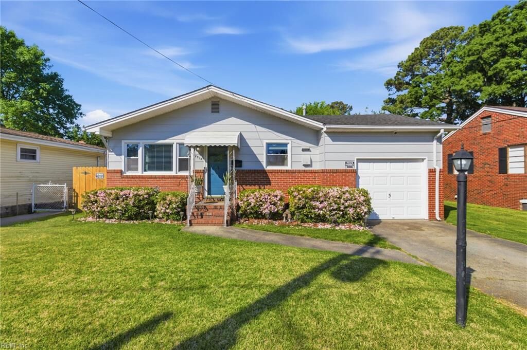 Property Photo:  2413 Hemlock St  VA 23513 