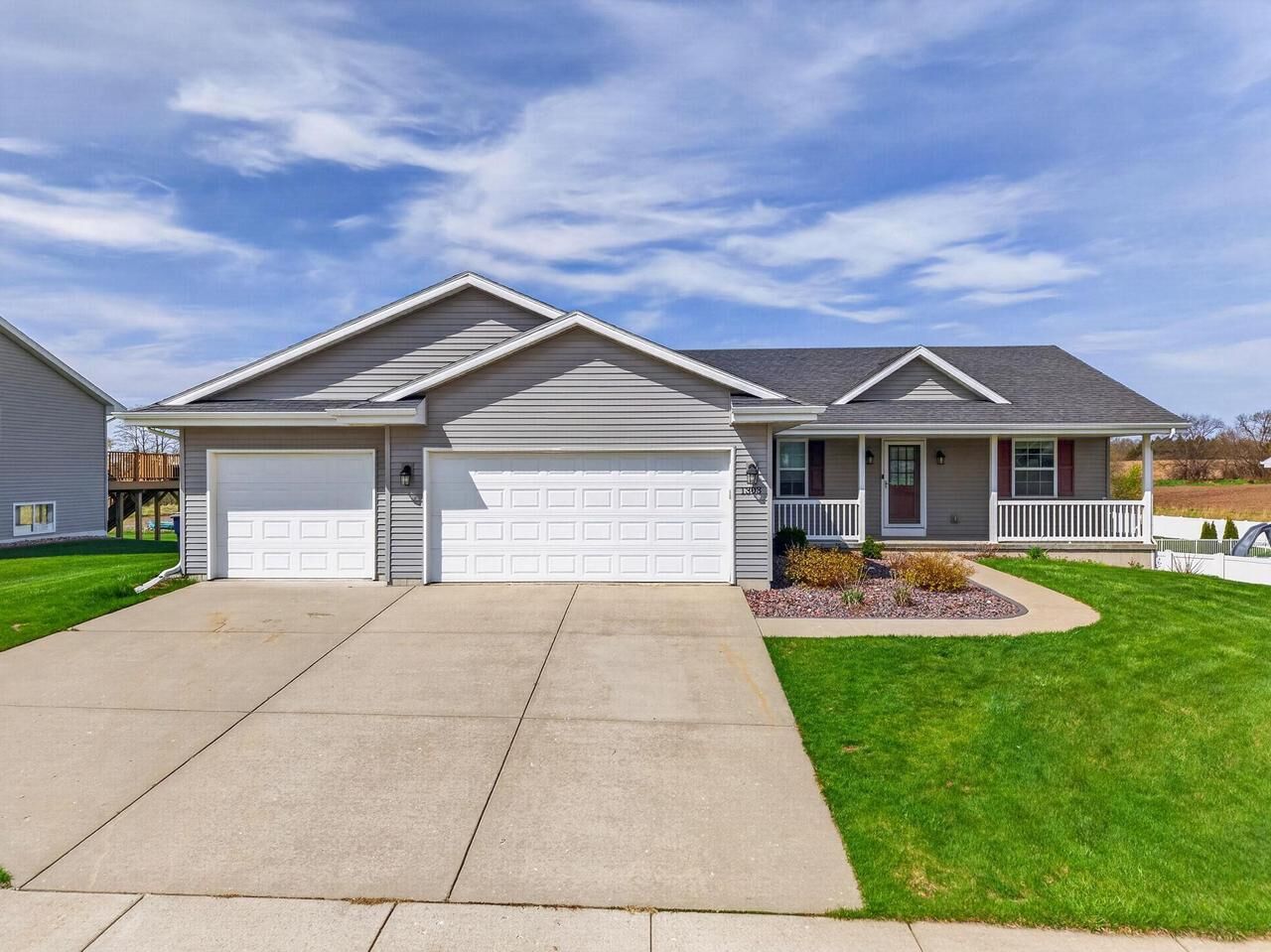 Property Photo:  1303 Prominence Drive  WI 53548 