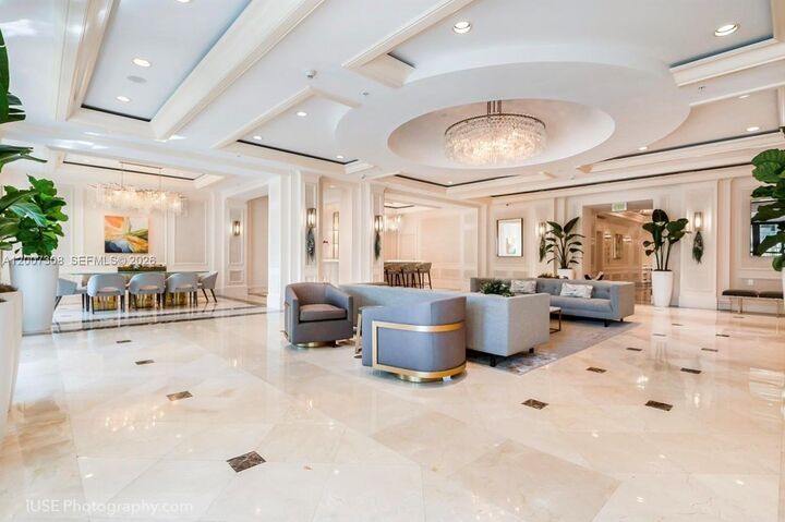 Property Photo:  3400 SW 27th Ave 805  FL 33133 