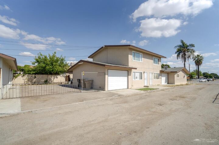 Property Photo:  132 Warren Avenue  CA 93308 