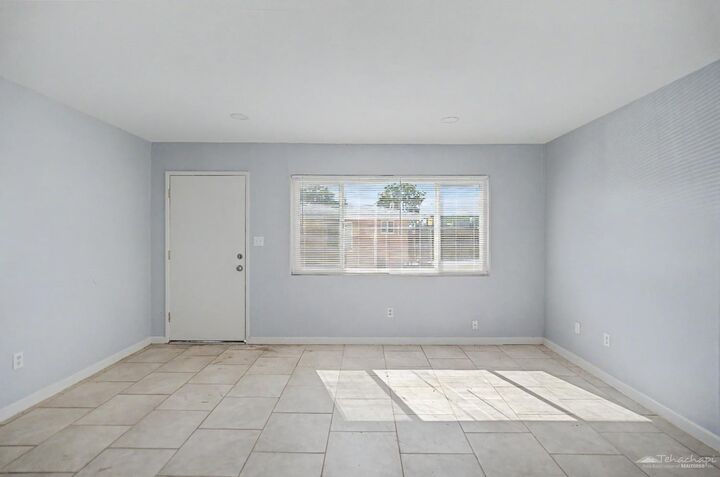 Property Photo:  132 Warren Avenue  CA 93308 