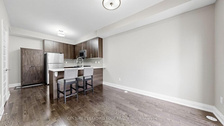 Property Photo:  23 Eldora Avenue 74  ON M2M 0B5 
