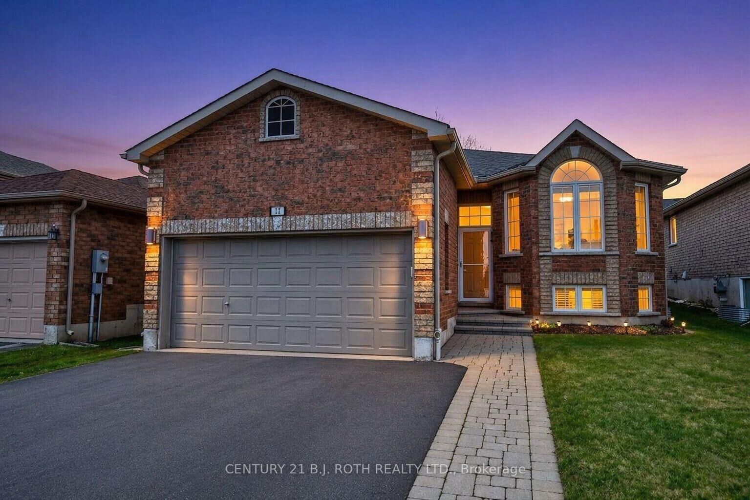 Property Photo:  12 White Crescent  ON L4N 7M1 
