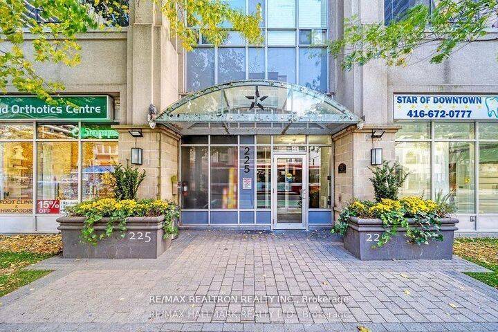 225 Wellesley Street E 709 — photo 1