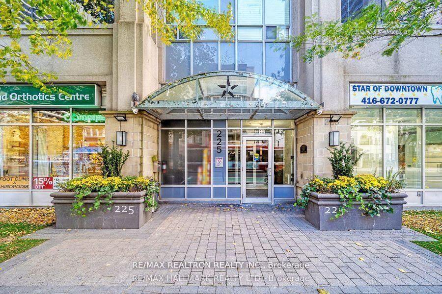 Property Photo: 225 Wellesley Street E 709 ON M1X 1X8