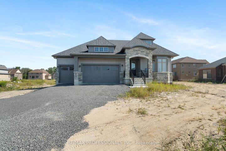 11 Blue Heron Drive — photo 1