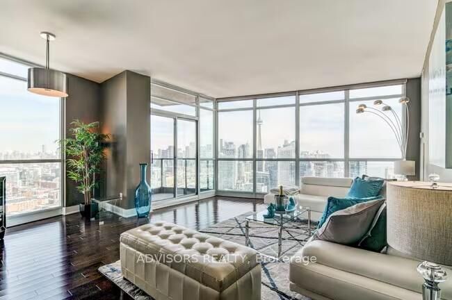 Property Photo:  219 Fort York Boulevard Lph 3702  ON M5V 1B1 