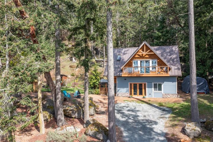 Property Photo: 4810 Cannon Cres BC V0N 2M2