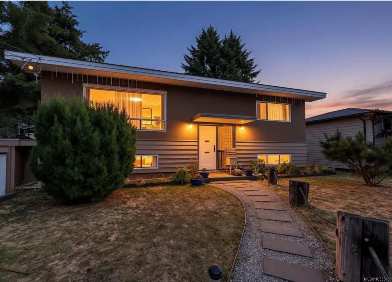 Property Photo: 4732 Oakridge Dr BC V9N 6A8