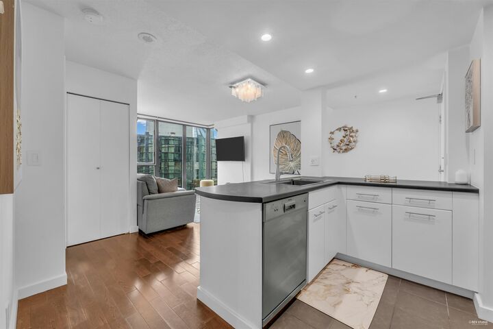 Property Photo:  1331 W Georgia Street 2106  BC V6E 4P1 