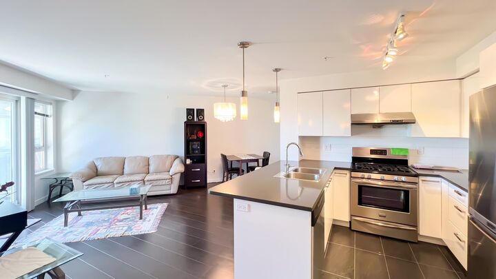 Property Photo: 10880 No. 5 Road 323 BC V6W 0B3