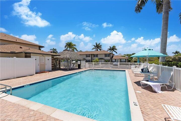 Property Photo:  