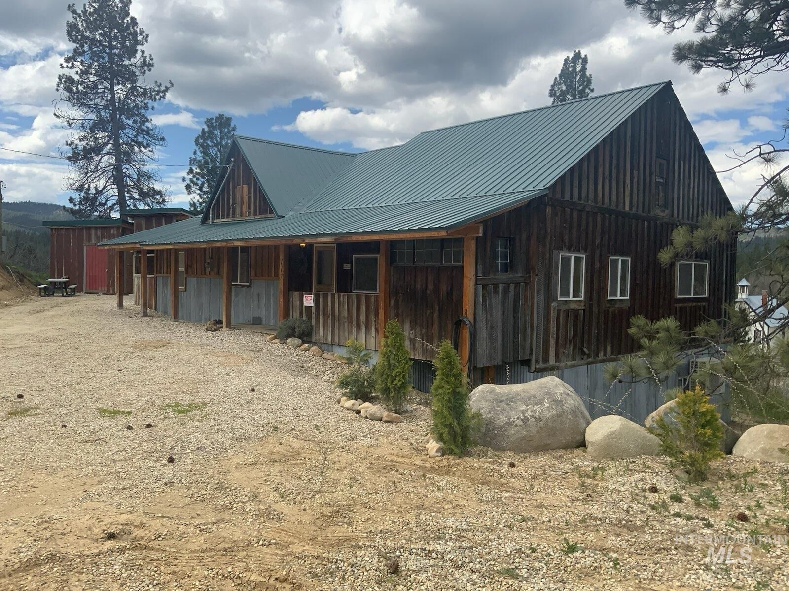 Property Photo: 117 E Hill Road ID 83631