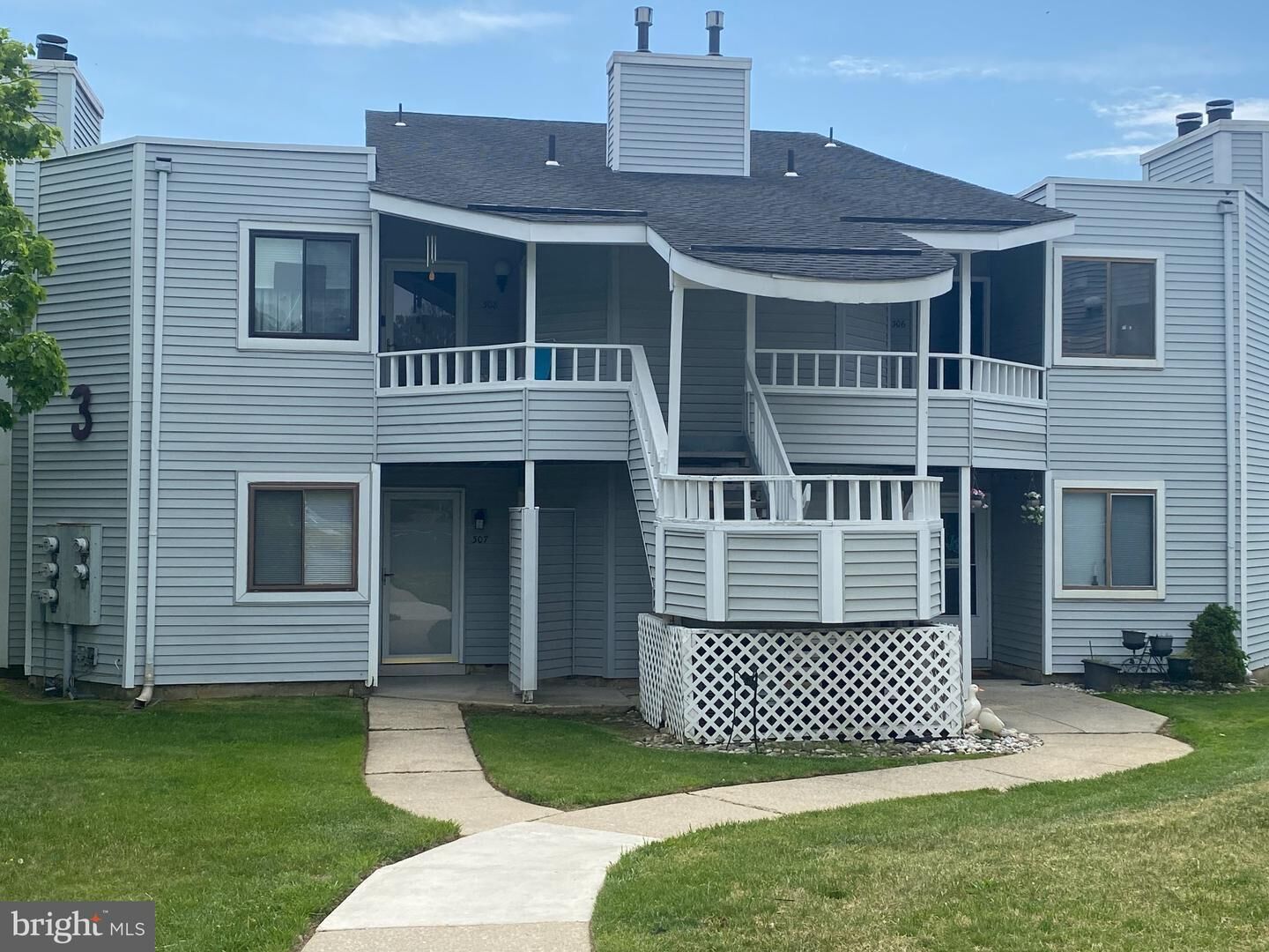 Property Photo:  305 Brighton Court  NJ 08081 