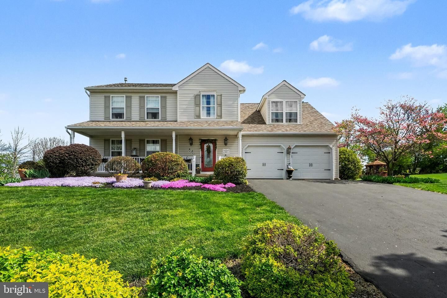 Property Photo: 33 Cubbler Court PA 19505