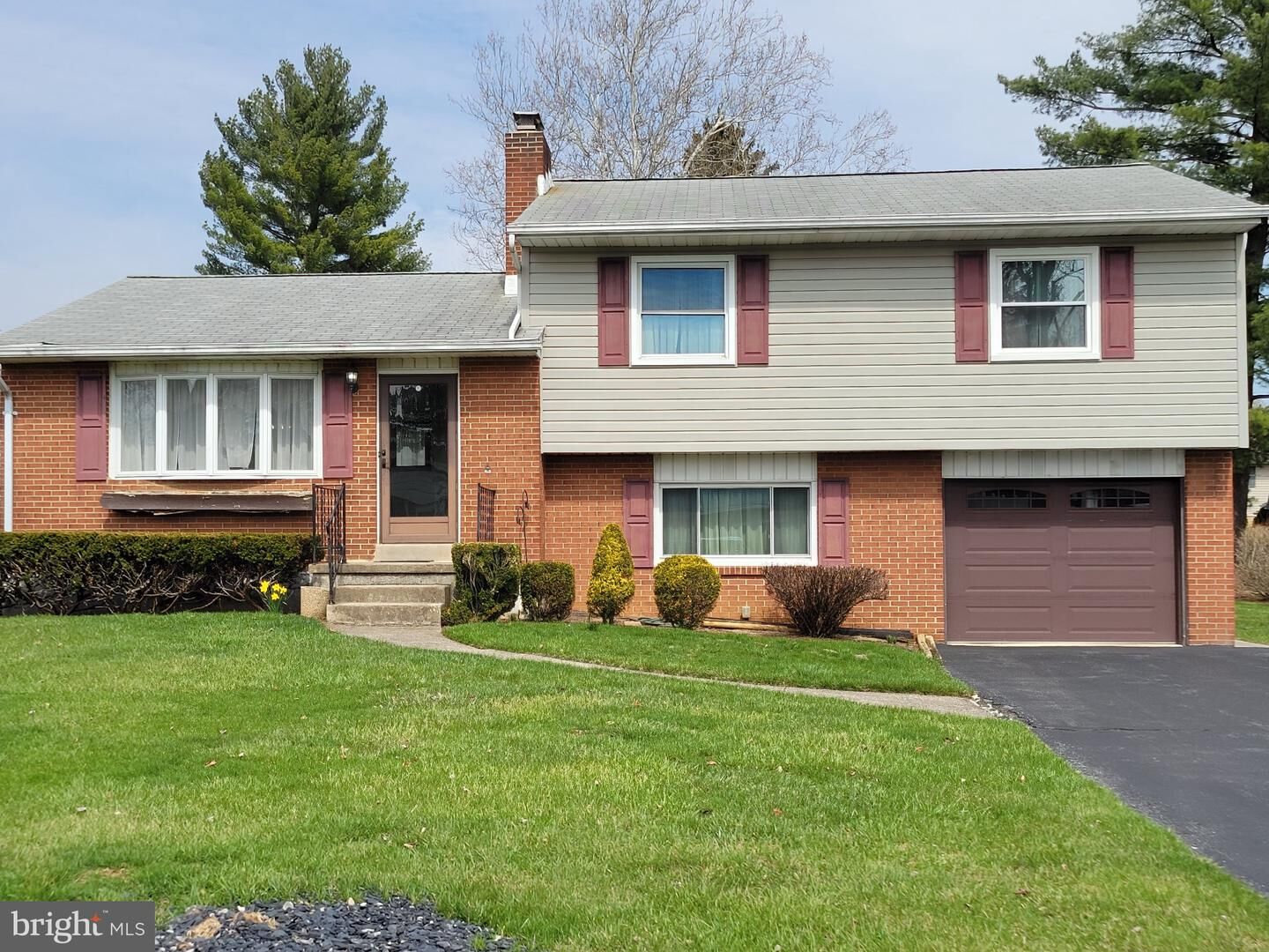 Property Photo:  3552 Lord Byron Drive  PA 18017 