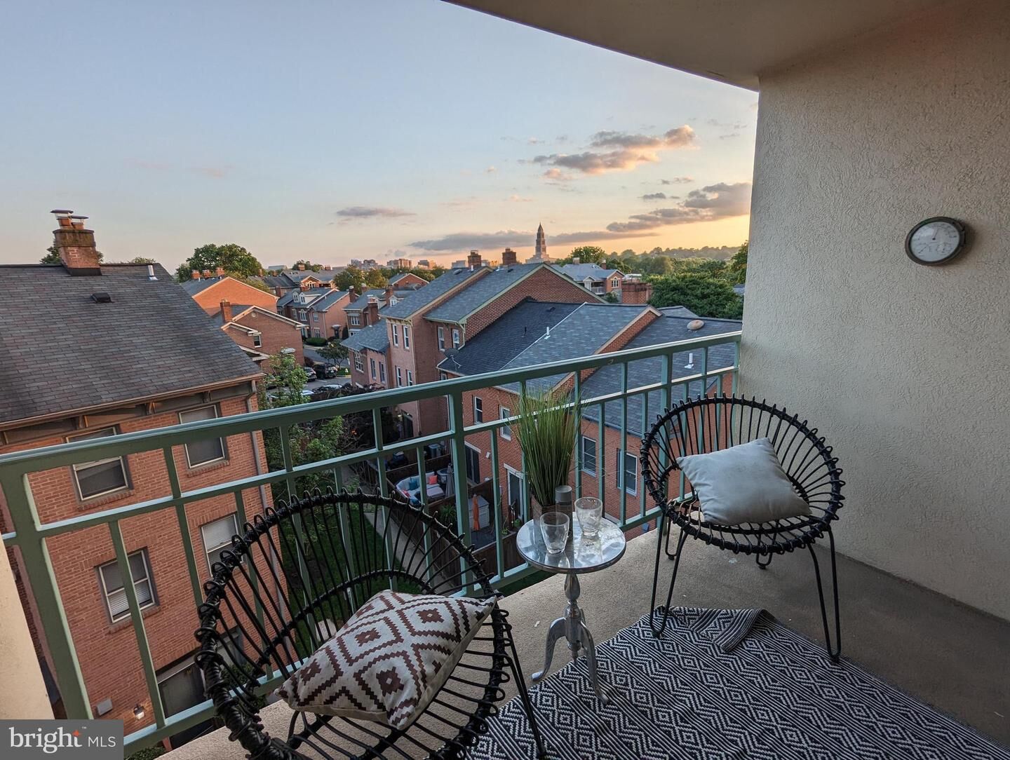 Property Photo: 610 N West Street 407 VA 22314