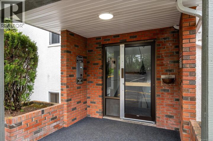 Property Photo:  997 Bowen Road 4202  BC V9R 2A4 