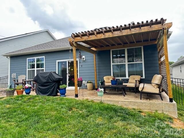 Property Photo: 4450 Streamside Road NC 28037