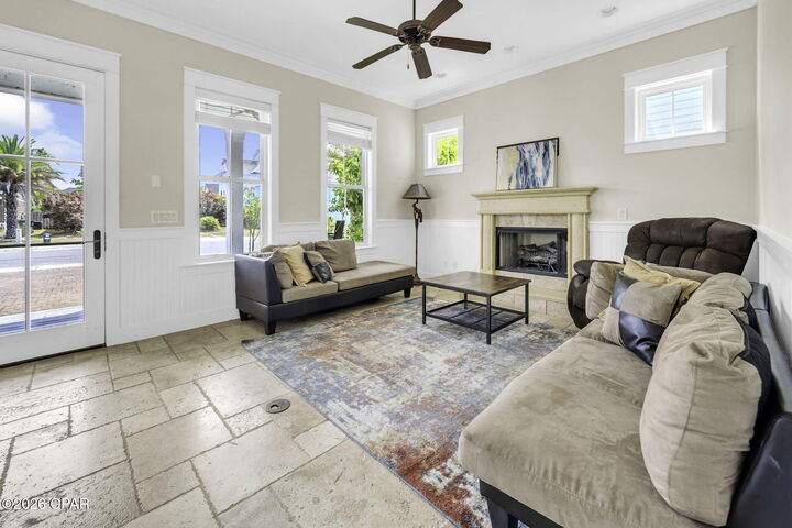 Property Photo:  322 Madison Circle  FL 32407 