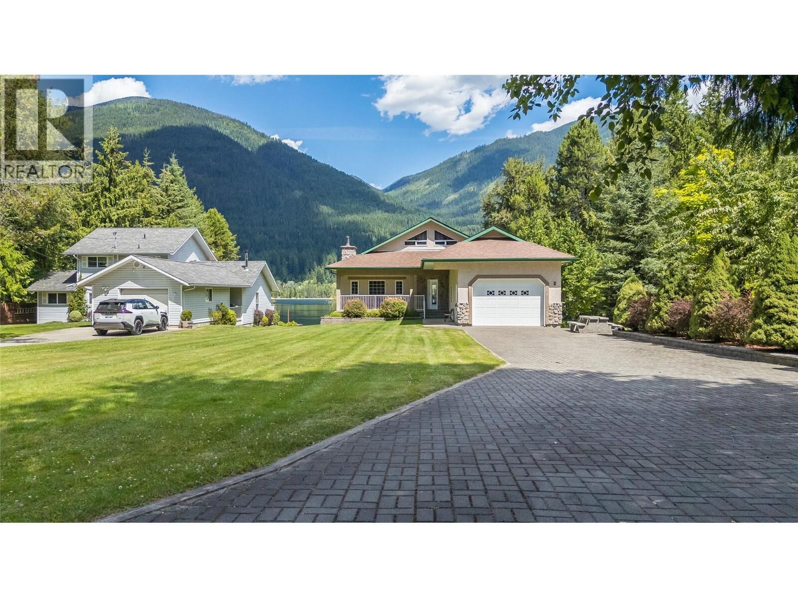 Property Photo: 664 Ainslie Road BC V1L 6P6