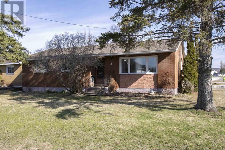 Property Photo:  2 Winfield Dr  ON P6C 2M9 