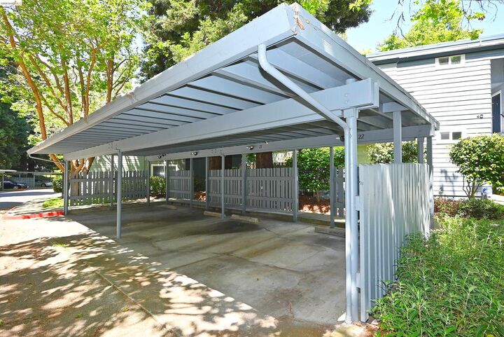 Property Photo:  40 Emery Bay Dr  CA 94608 