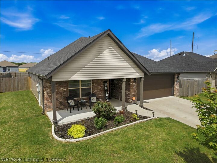 Property Photo: 1807 E Endura Park Drive AR 72761