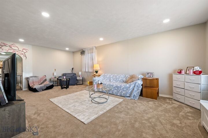 Property Photo:  605 Walnut Street  MT 59711 