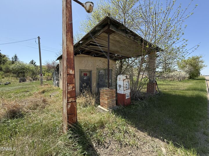 Property Photo:  12601 Hwy 52 N  ND 58718 