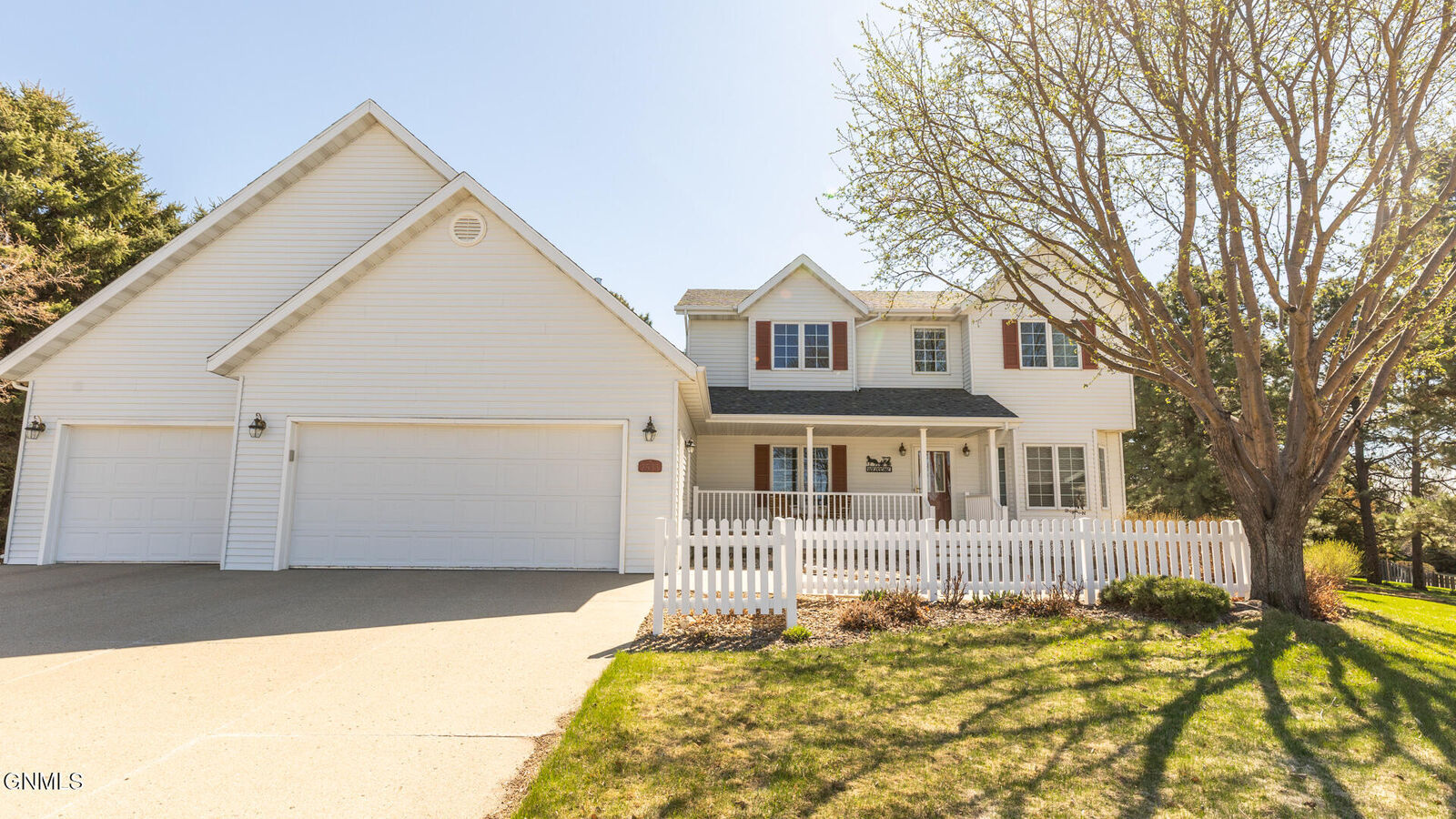 Property Photo:  2533 Sharps Place  ND 58503 