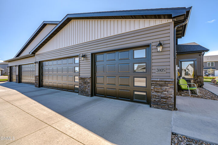 Property Photo:  3805 Gale Circle SE  ND 58554 