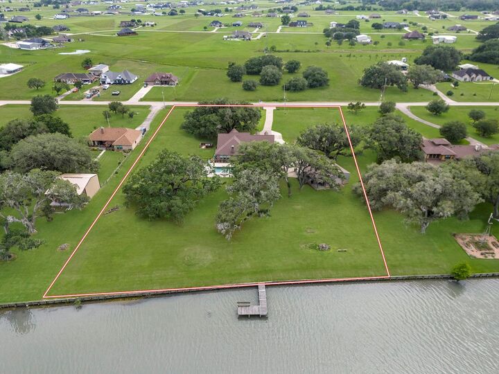 Property Photo:  814 Sunset Trail  TX 77515 