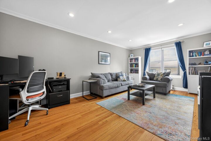 Property Photo:  240 Alpine Place 4D  NY 10707 