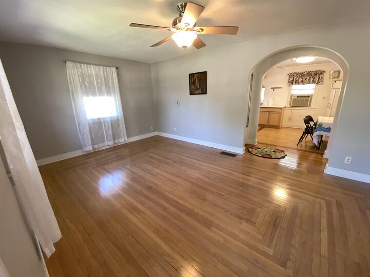 Property Photo:  808 W C St  NE 69101 