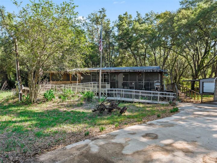Property Photo: 3861 Cr 519 FL 33521