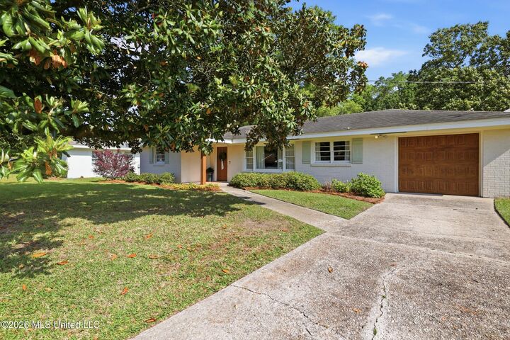 Property Photo:  436 Courthouse Drive  MS 39507 