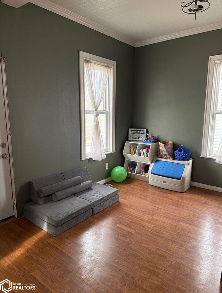Property Photo:  220 Summer Street  IA 52655 